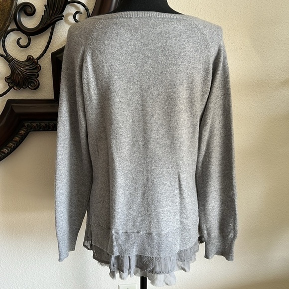 Garnet Hill Women’s Soft Gray Cashmere Sweater Lace Accent around Hem Large - Picture 7 of 14